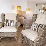 40 De Mayo Pensión 4*