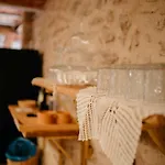 40 De Mayo Pensión 4*